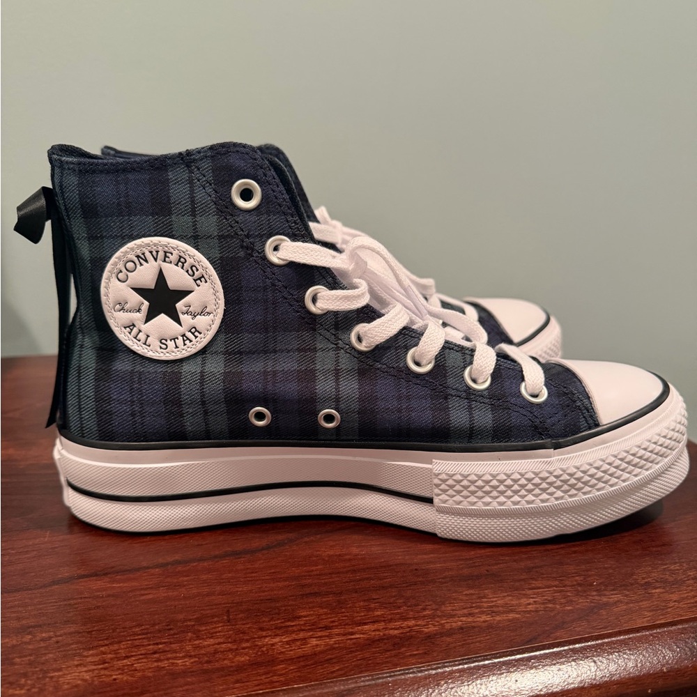Converse Navy Plaid High-Tops NWOT - Picture 4 of 7